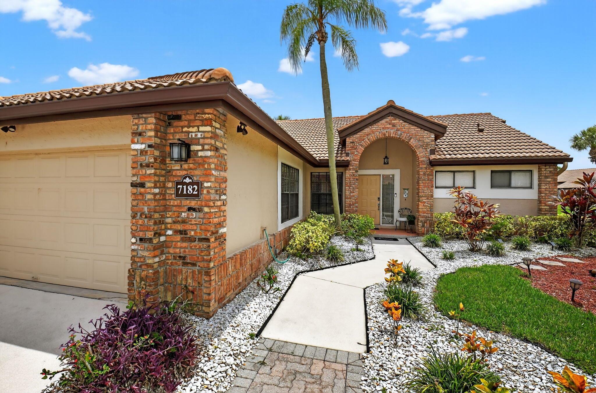 7182 Le Chalet Boulevard