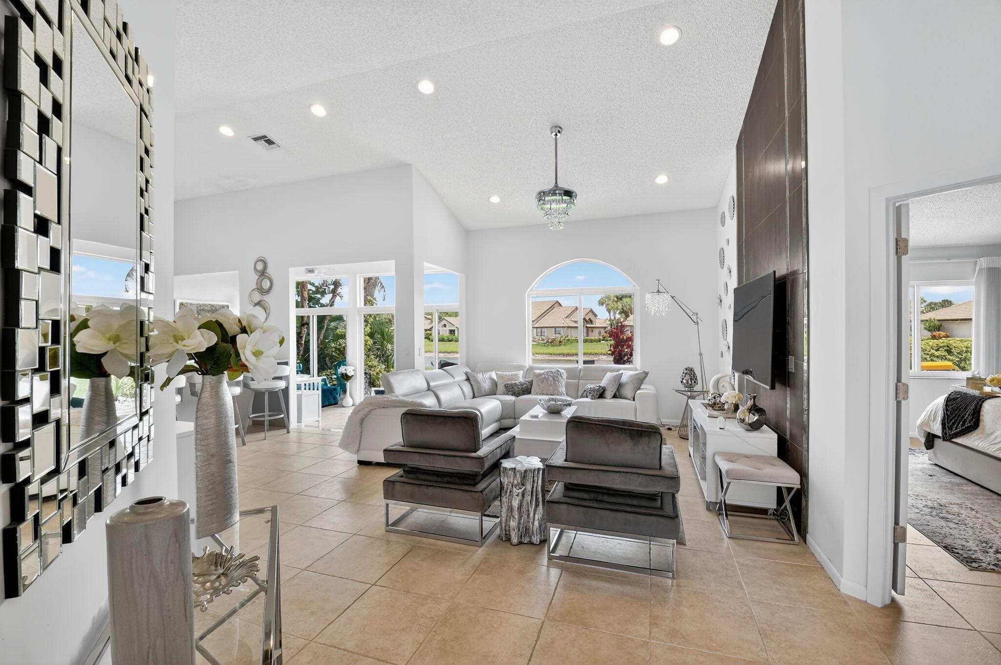7182 Le Chalet Boulevard