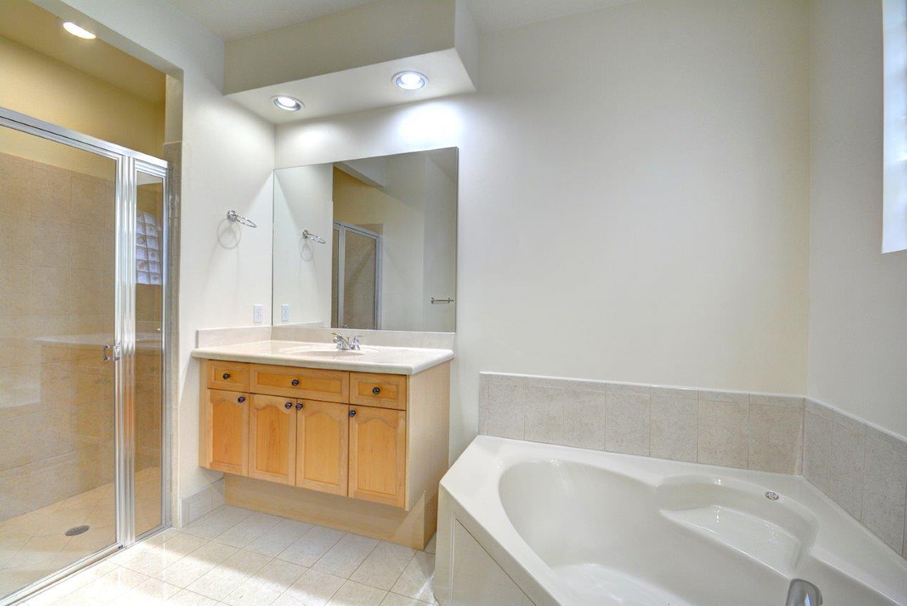 IRONHORSE - Residential Lease