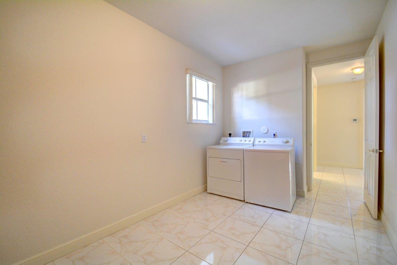 IRONHORSE - Residential Lease