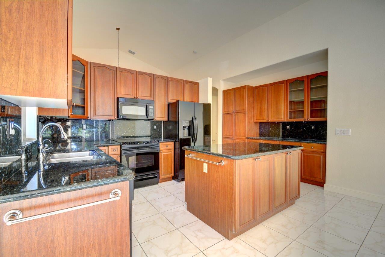 IRONHORSE - Residential Lease