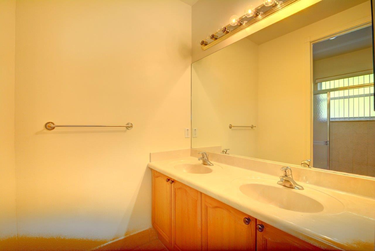 IRONHORSE - Residential Lease