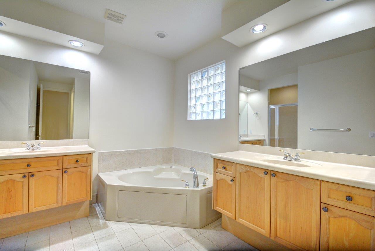 IRONHORSE - Residential Lease