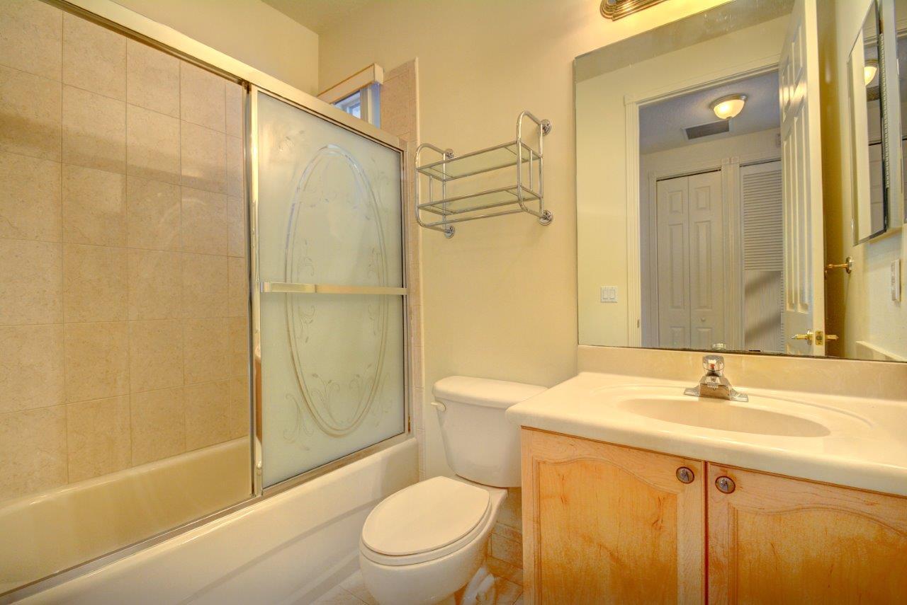 IRONHORSE - Residential Lease