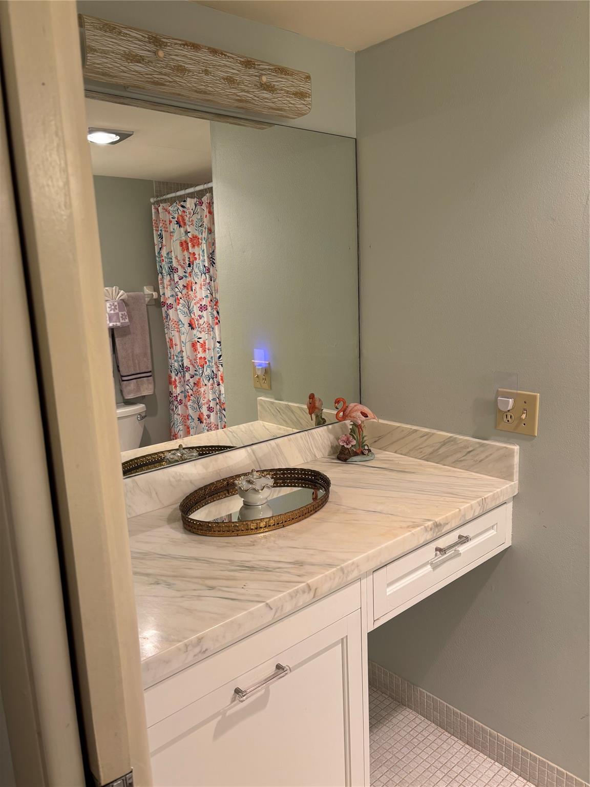 Pierpoint Yacht Club Cond - Residential Lease