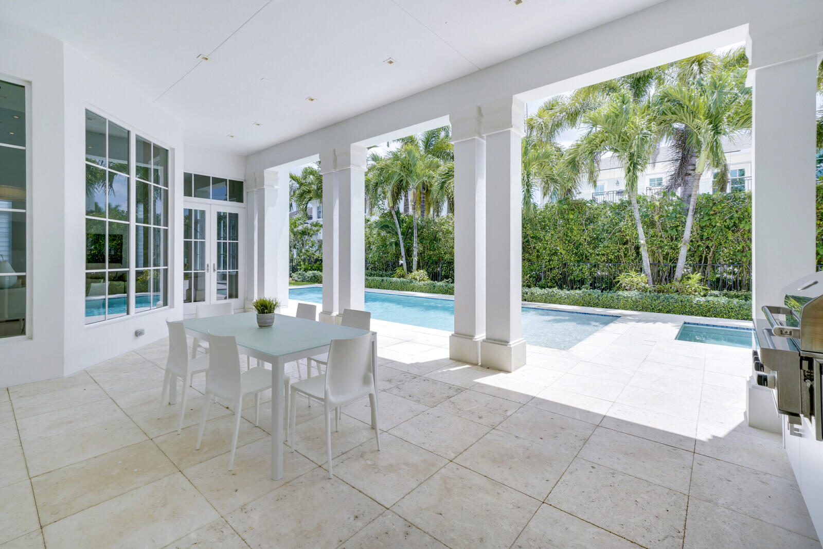 ROYAL PALM YACHT & COUNTRY CLUB - Residential