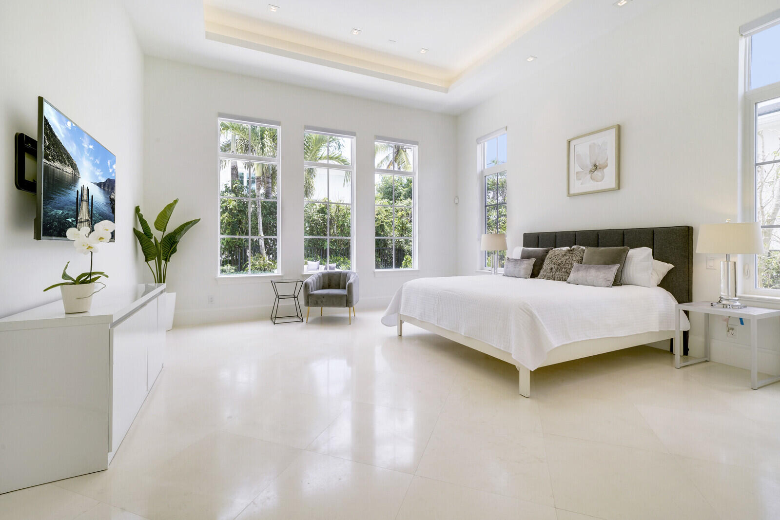 ROYAL PALM YACHT & COUNTRY CLUB - Residential