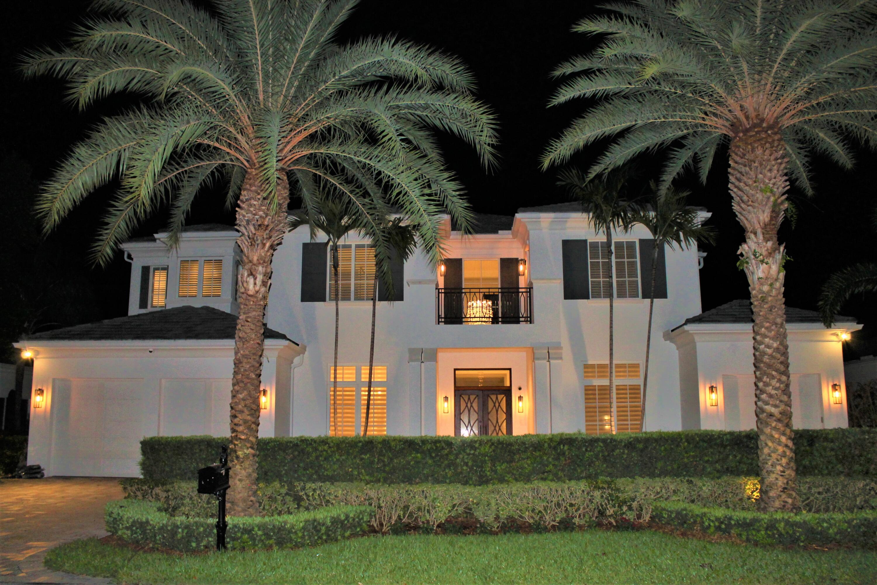 ROYAL PALM YACHT & COUNTRY CLUB - Residential