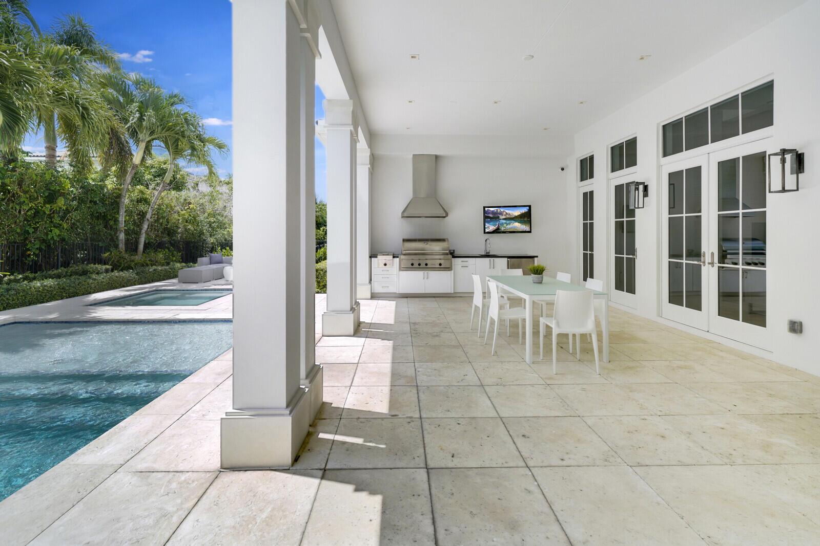 ROYAL PALM YACHT & COUNTRY CLUB - Residential