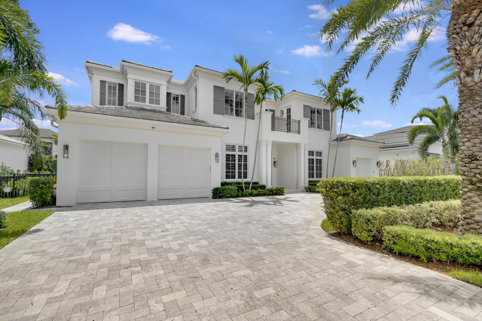 ROYAL PALM YACHT & COUNTRY CLUB - Residential
