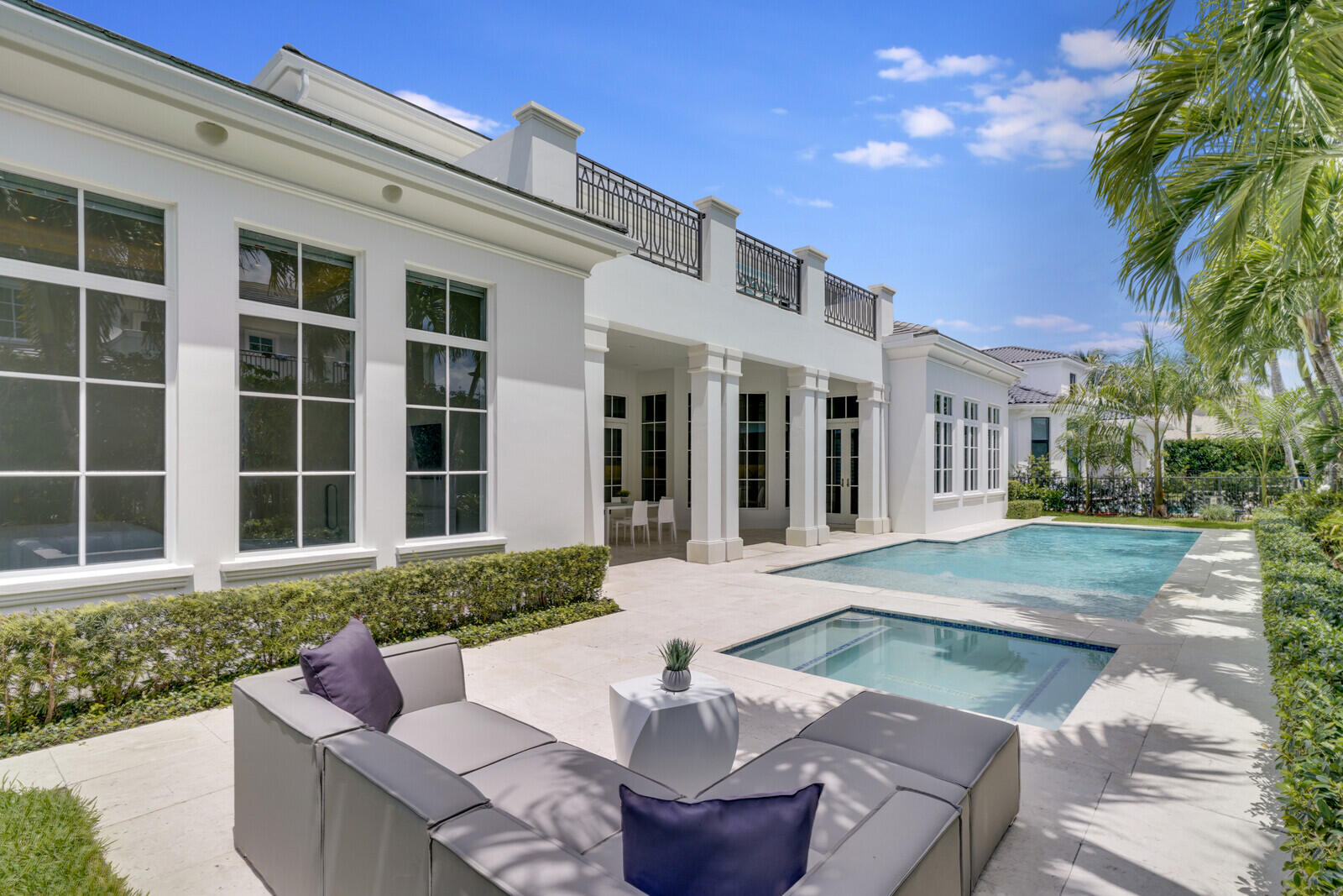 ROYAL PALM YACHT & COUNTRY CLUB - Residential