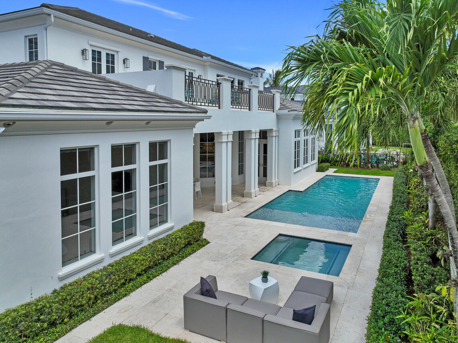 ROYAL PALM YACHT & COUNTRY CLUB - Residential