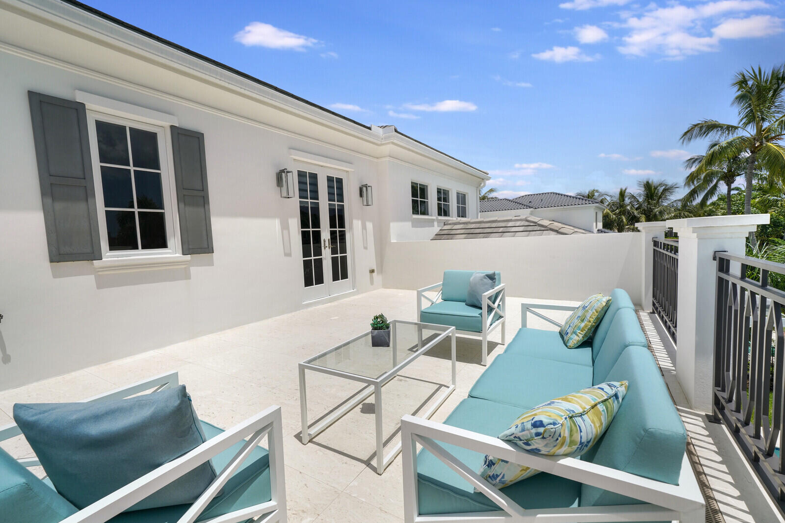 ROYAL PALM YACHT & COUNTRY CLUB - Residential