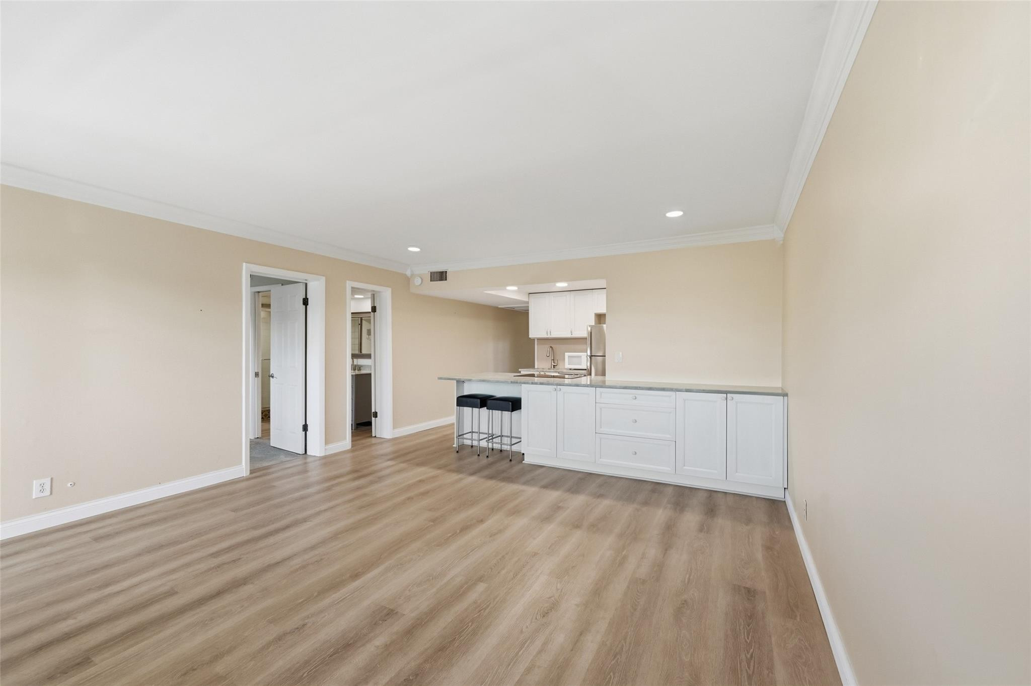 Camelot Shores Condo - Residential Lease