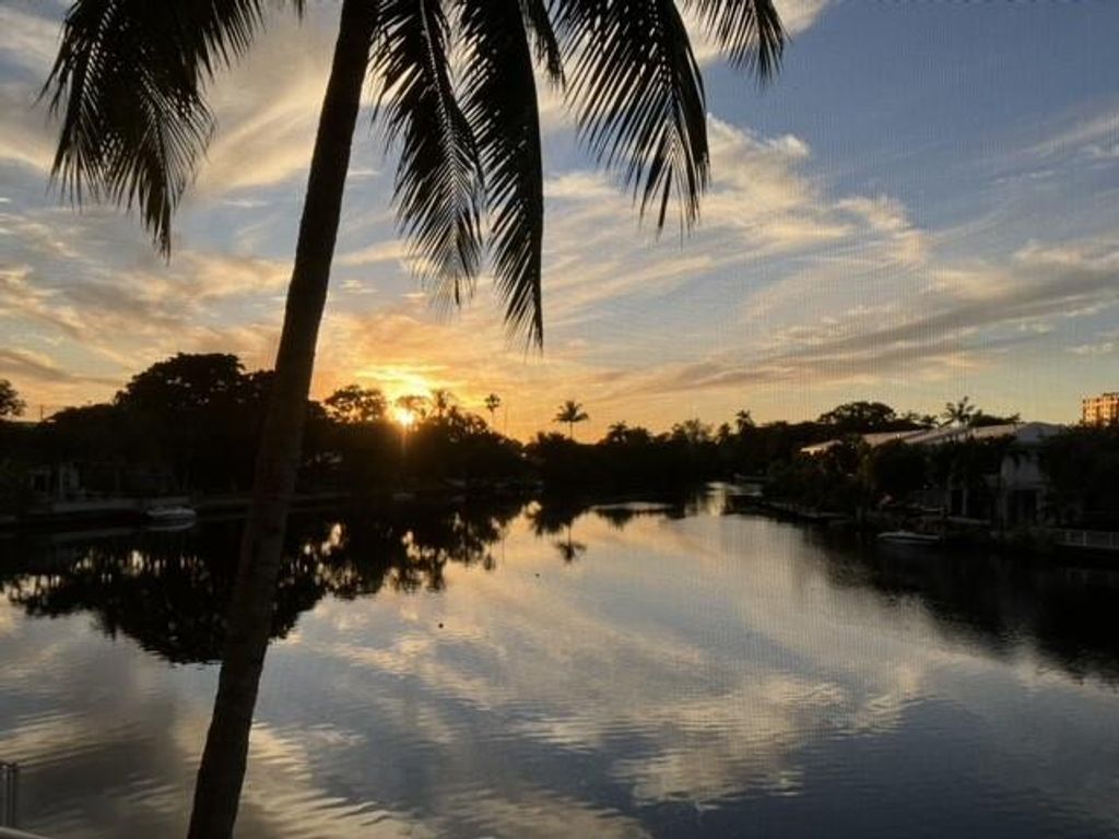 Photo of 801 NE 18th Court #202, Fort Lauderdale, FL 33305 (MLS # F10541469)