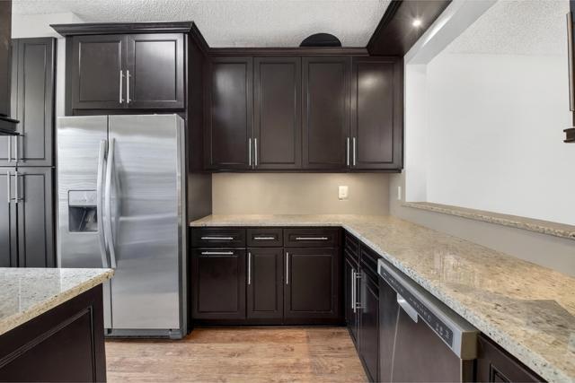 LAS FLORES - Residential Lease