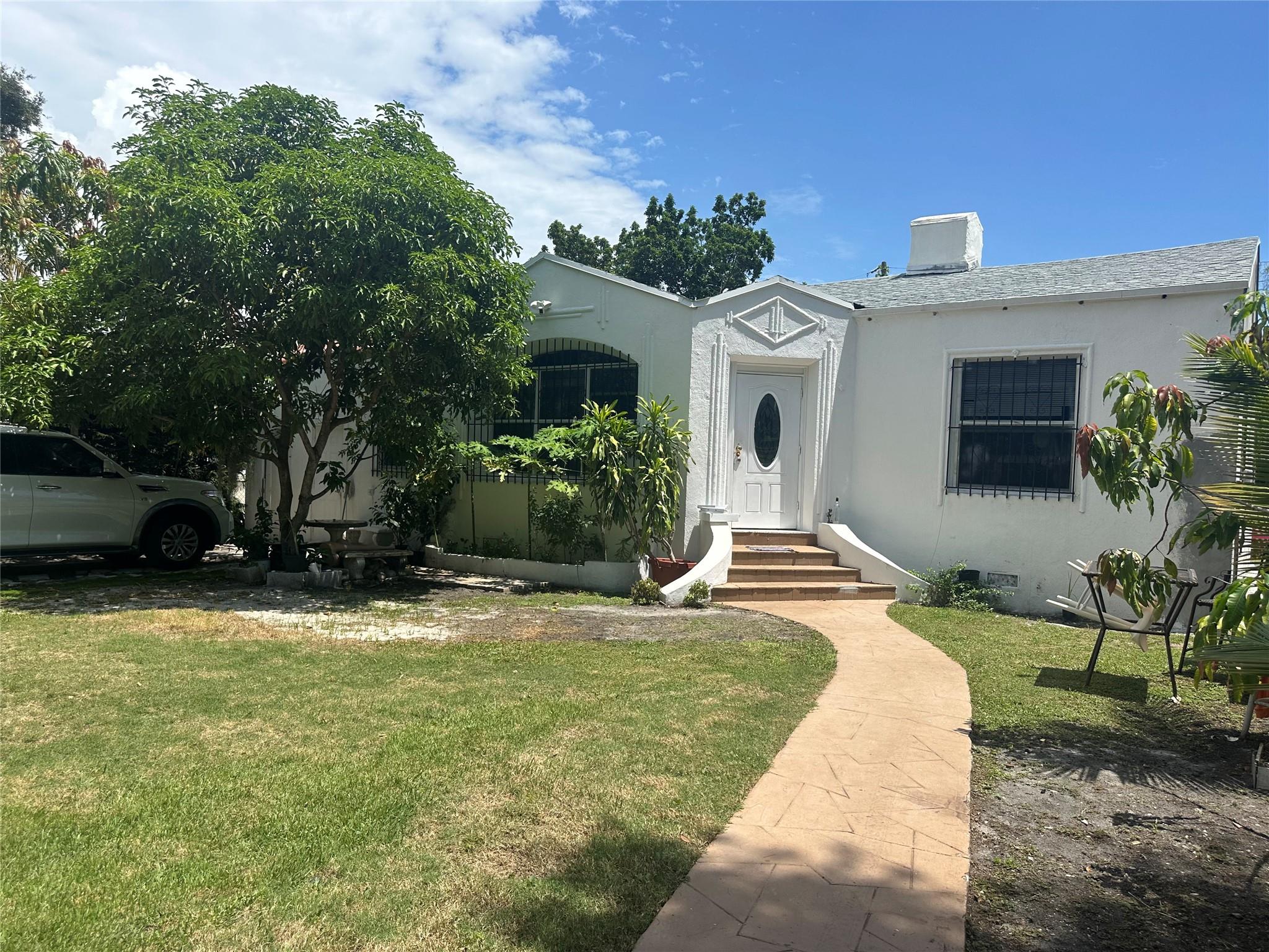 Beautiful 3BD/1BA Home in Miami's Bayshore Community! This charming and spacious home featuring a bright open floor plan with a cozy fireplace perfect for relaxing or entertaining. The property includes a 4-year-old roof and sits on a large, fenced yard, offering plenty of outdoor space for pets, kids, or gatherings. the property is larger than reflected on the tax roll.
Don't miss your chance to own a beautiful home in a highly desirable neighborhood!