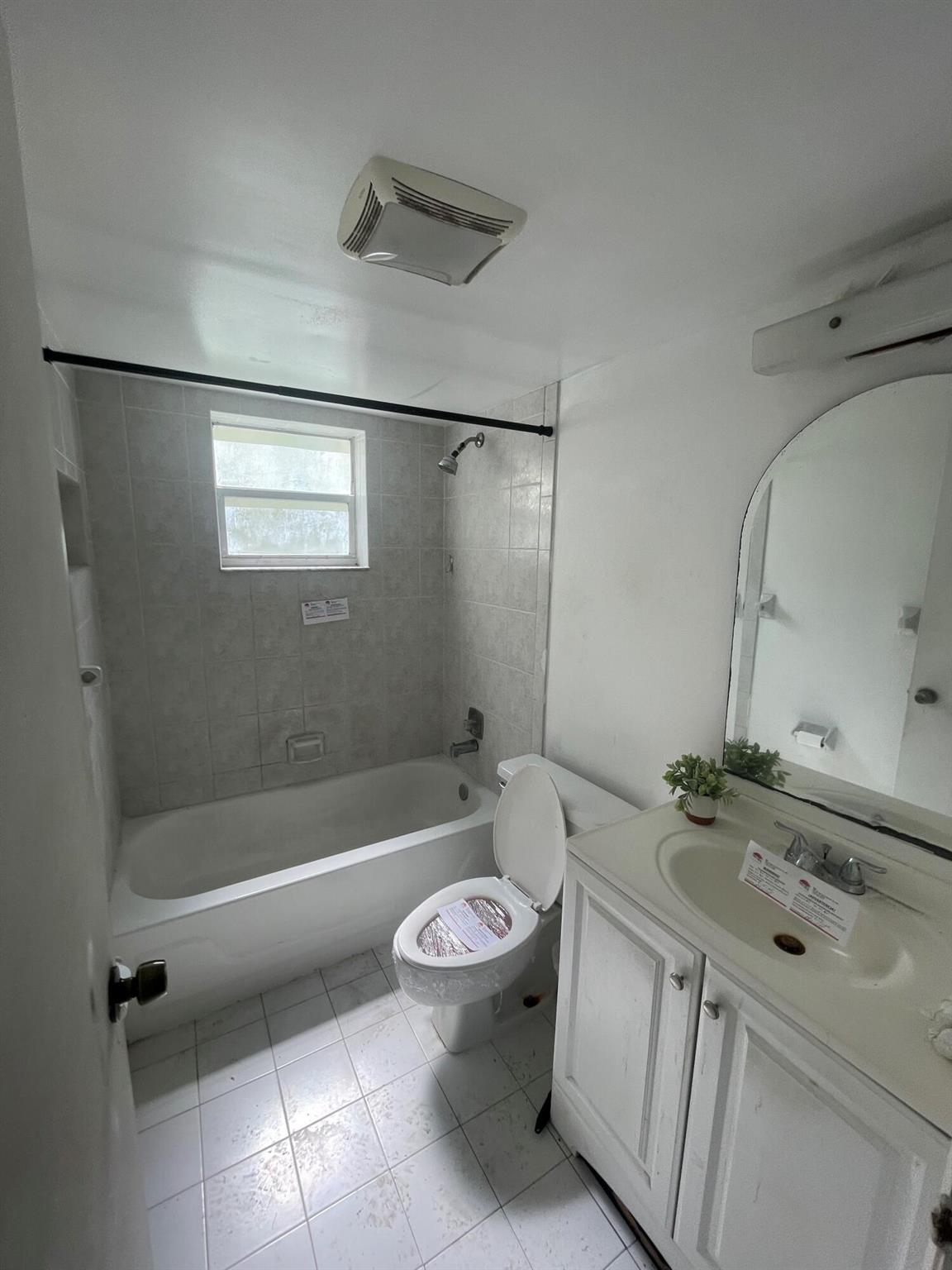 RAMBLEWOOD EAST CONDO - Residential