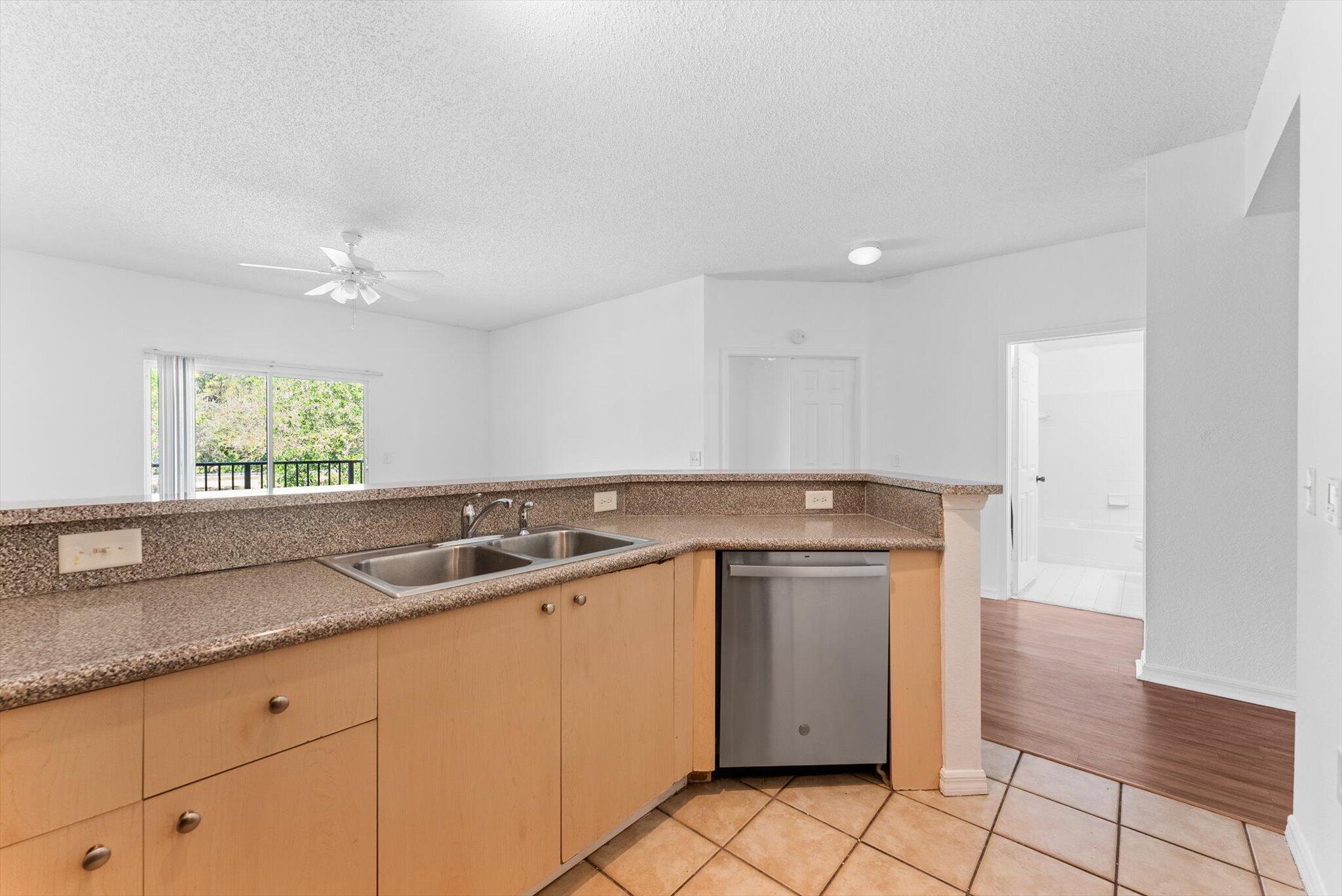 KENSINGTON OF ROYAL PALM BEACH CONDOI - Residential Lease