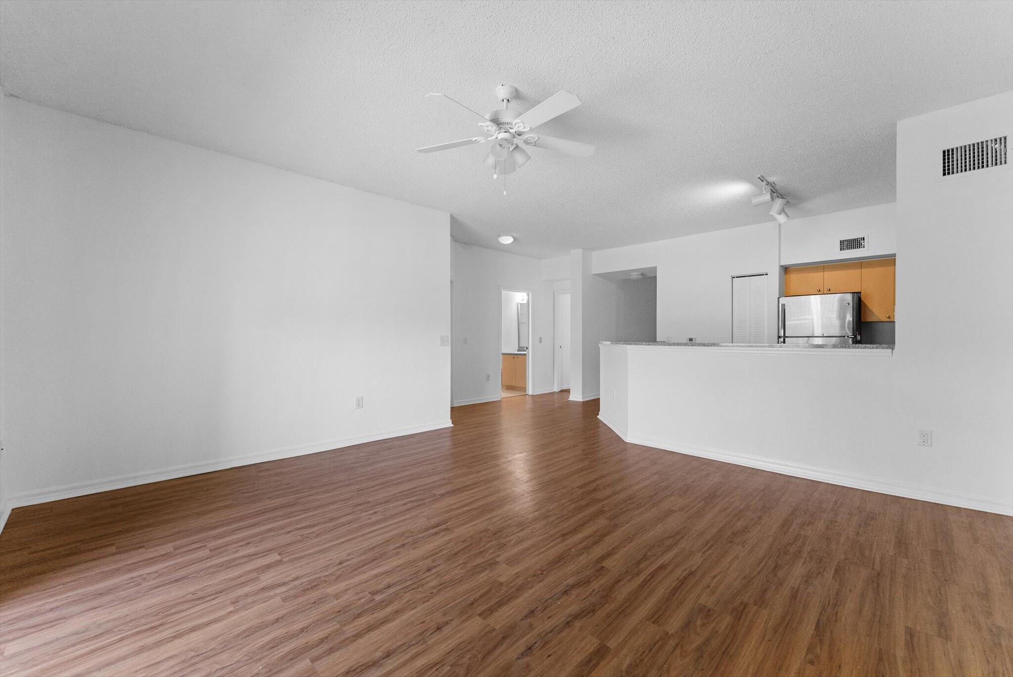 KENSINGTON OF ROYAL PALM BEACH CONDOI - Residential Lease