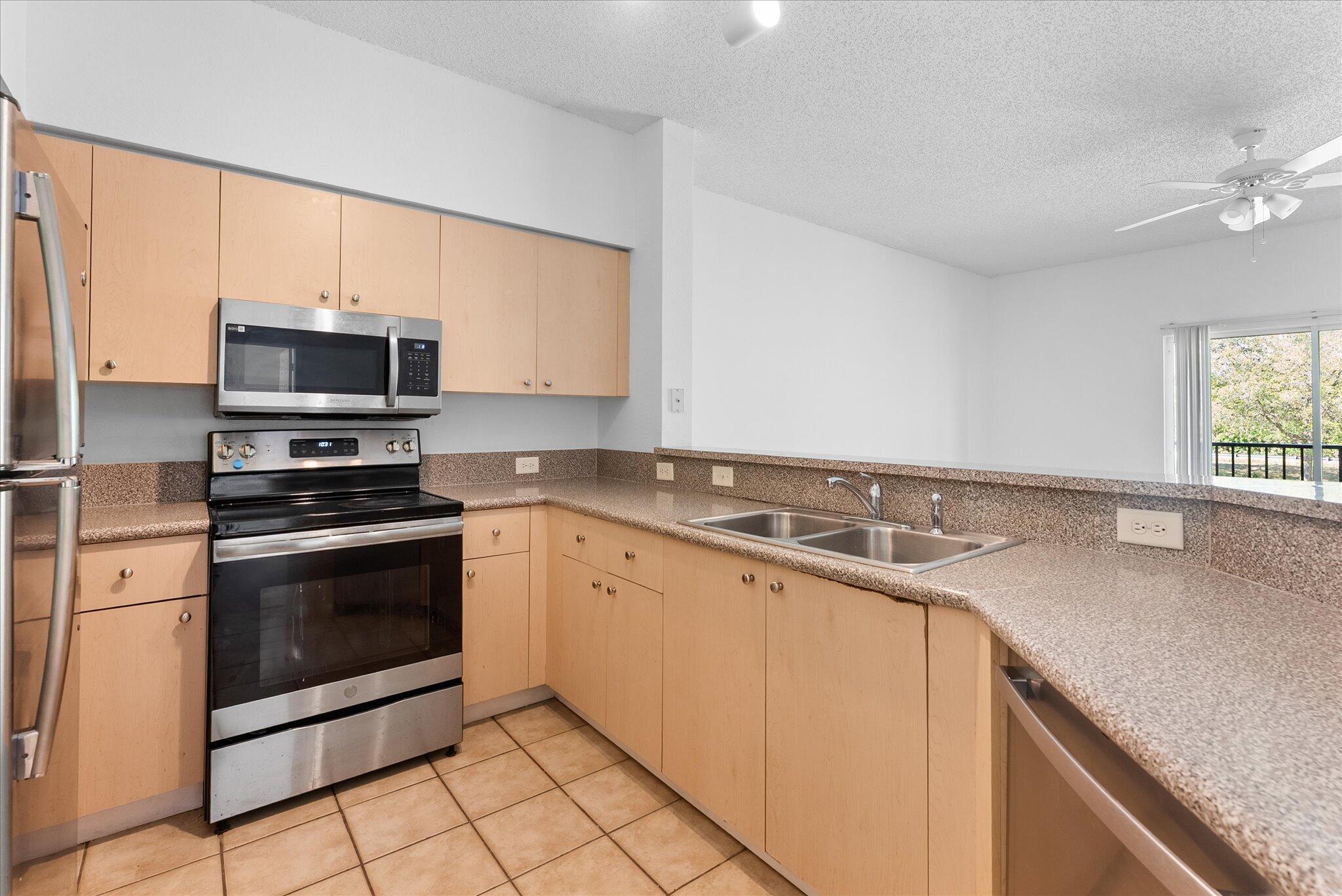 KENSINGTON OF ROYAL PALM BEACH CONDOI - Residential Lease