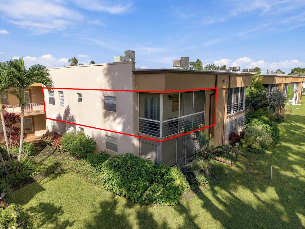 Photo of 34 Flanders A, Delray Beach, FL 33484 (MLS # B26090904)