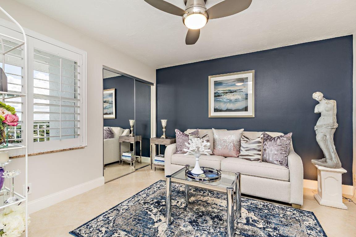 HARBOR TOWERS & MARINA CONDO - Residential