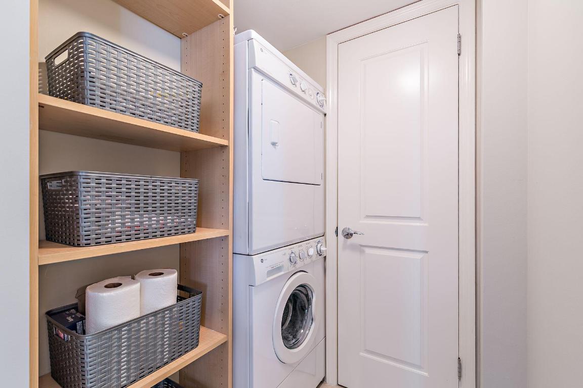 HARBOR TOWERS & MARINA CONDO - Residential