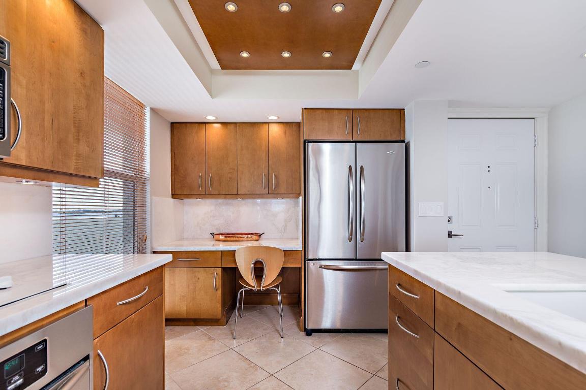 HARBOR TOWERS & MARINA CONDO - Residential