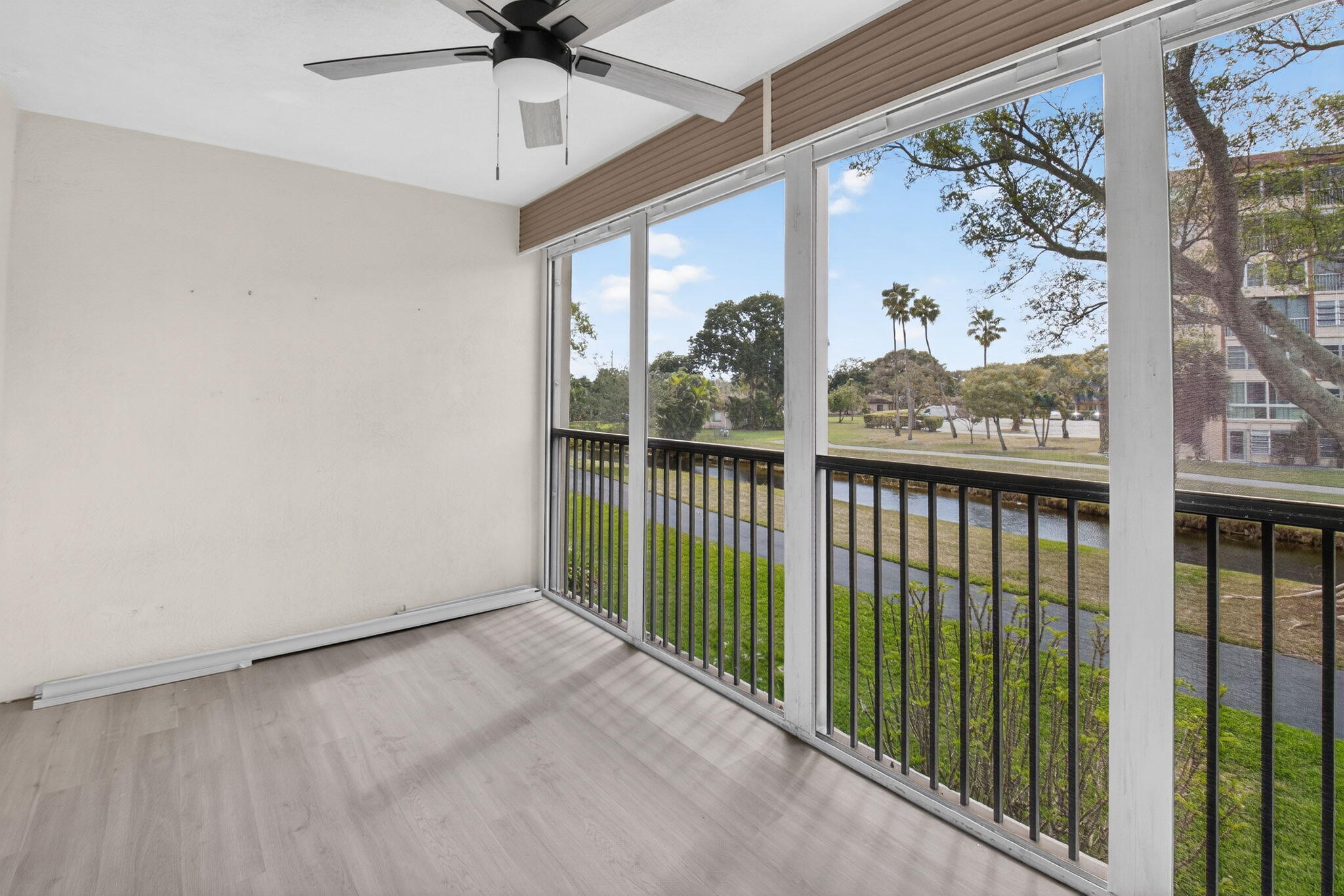 HUNTINGTON LAKES SEC ONE CONDOS - Residential