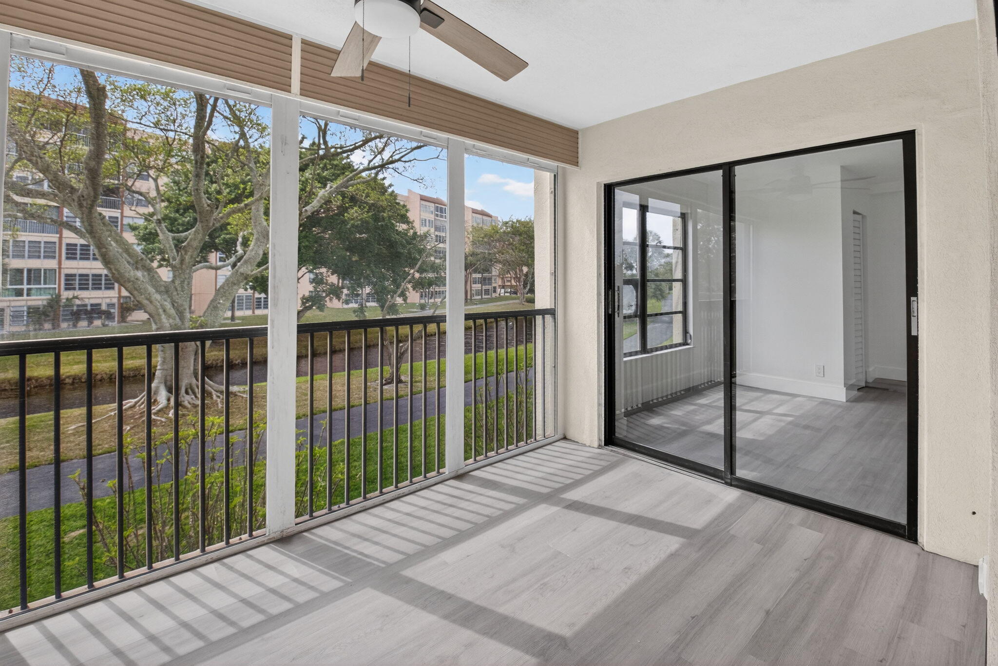 HUNTINGTON LAKES SEC ONE CONDOS - Residential