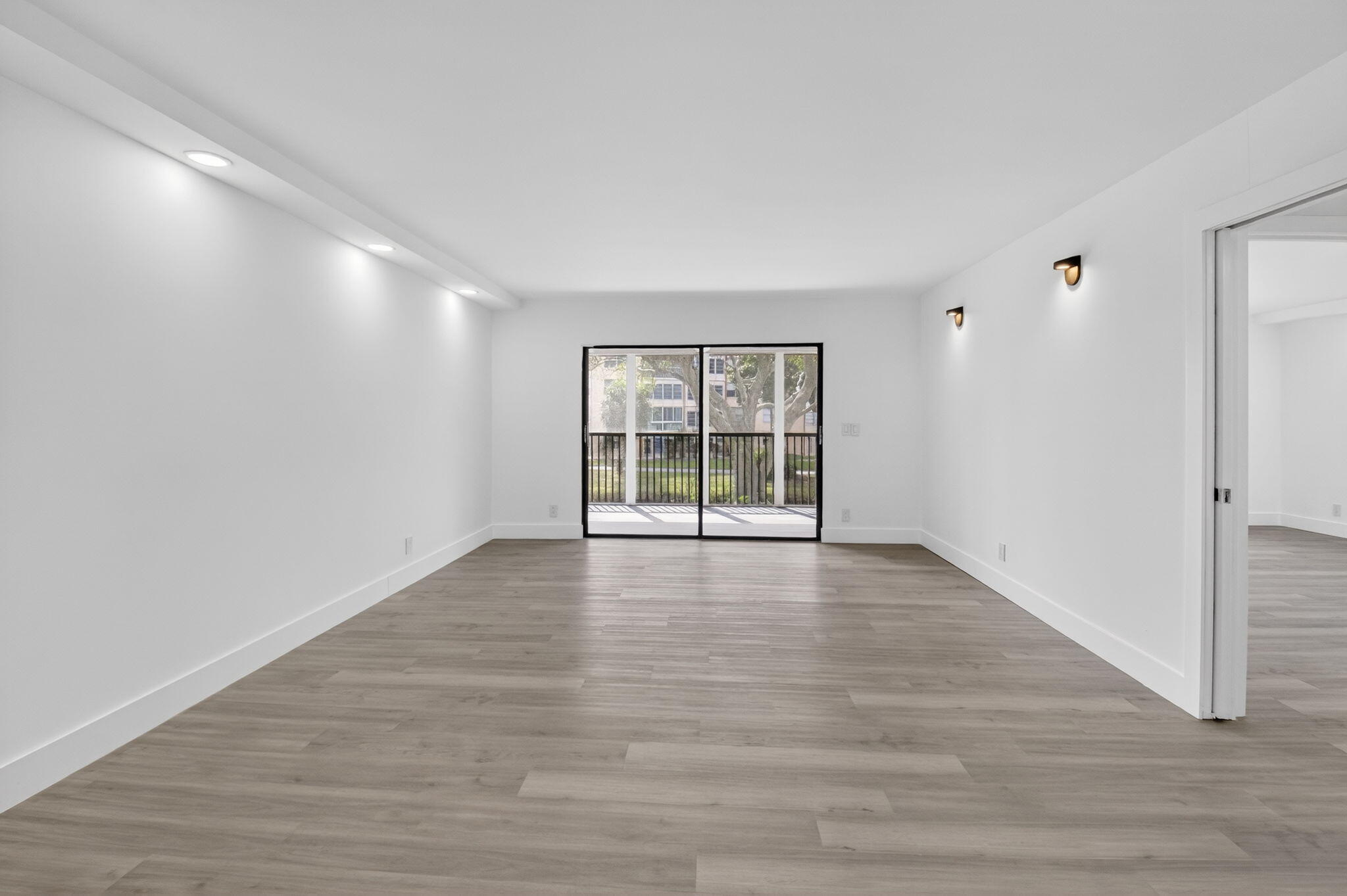 HUNTINGTON LAKES SEC ONE CONDOS - Residential