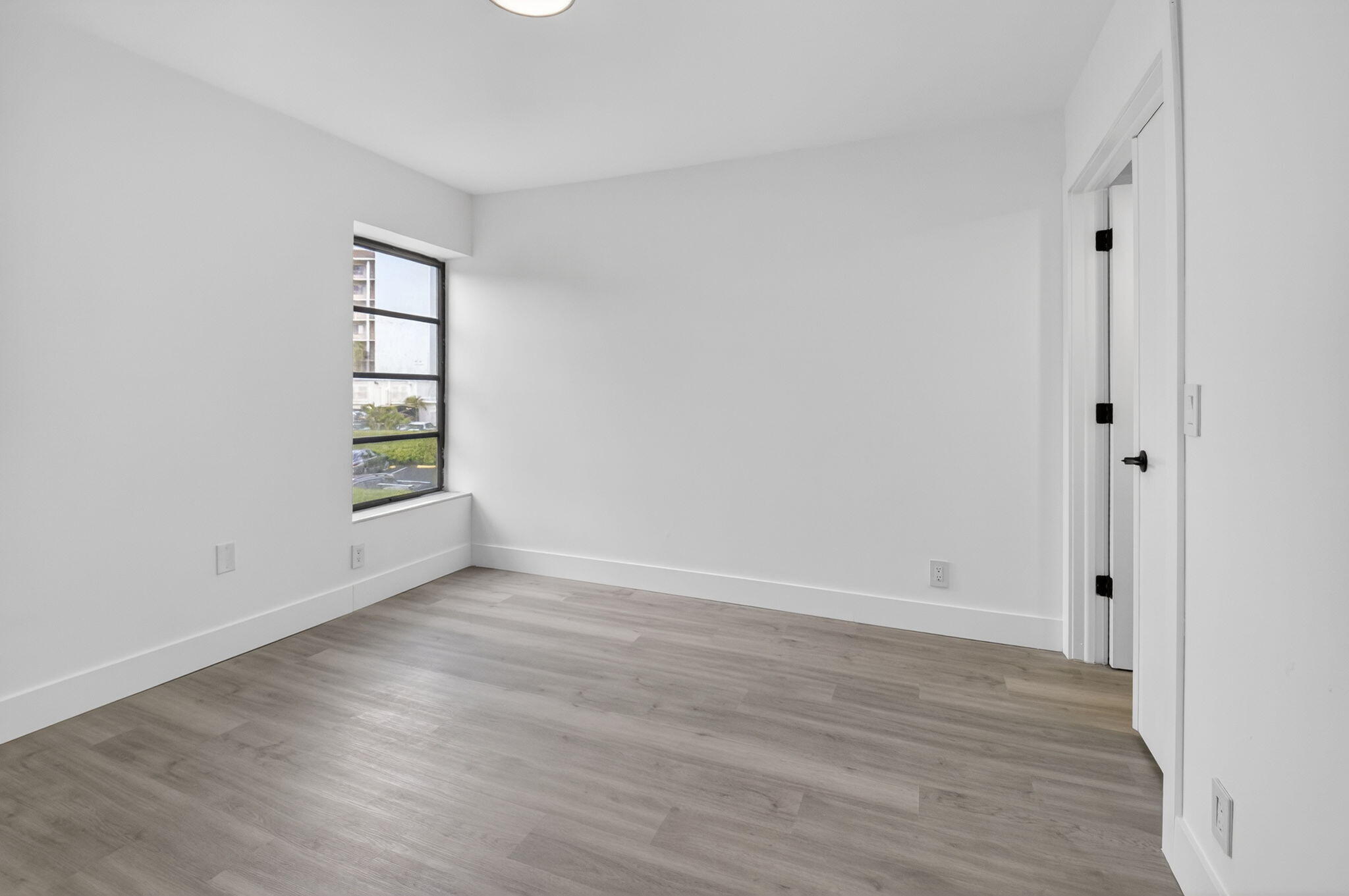 HUNTINGTON LAKES SEC ONE CONDOS - Residential