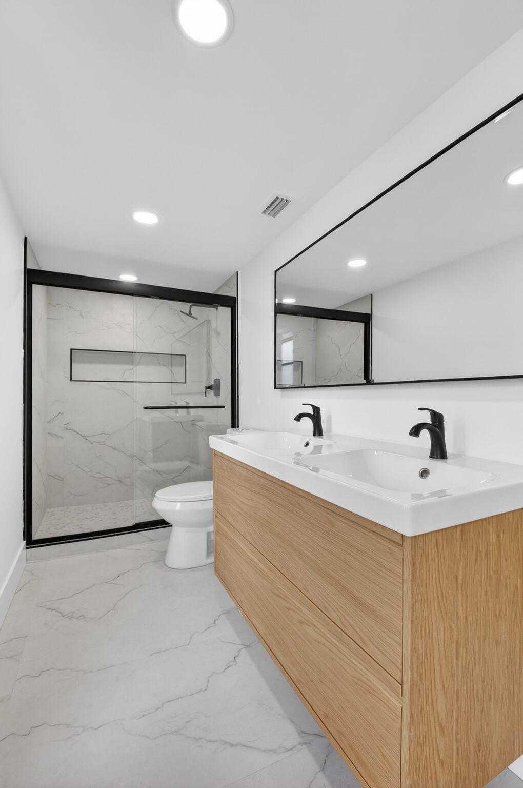 HUNTINGTON LAKES SEC ONE CONDOS - Residential