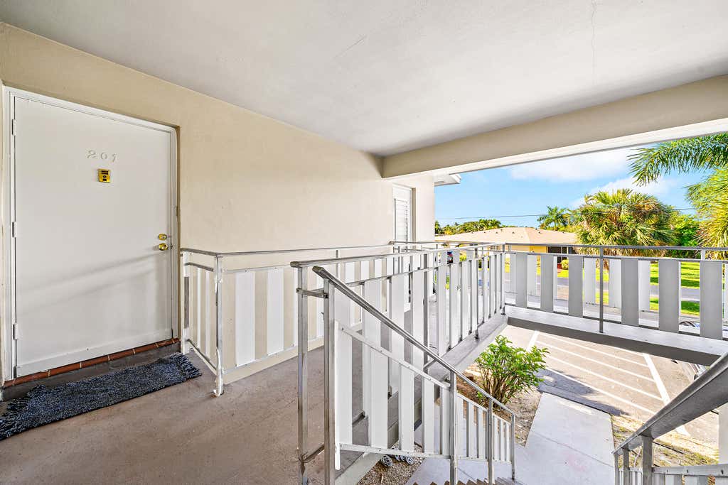 Photo of 315 CIRCLE Drive S #201, Boynton Beach, FL 33435 (MLS # B26066864)