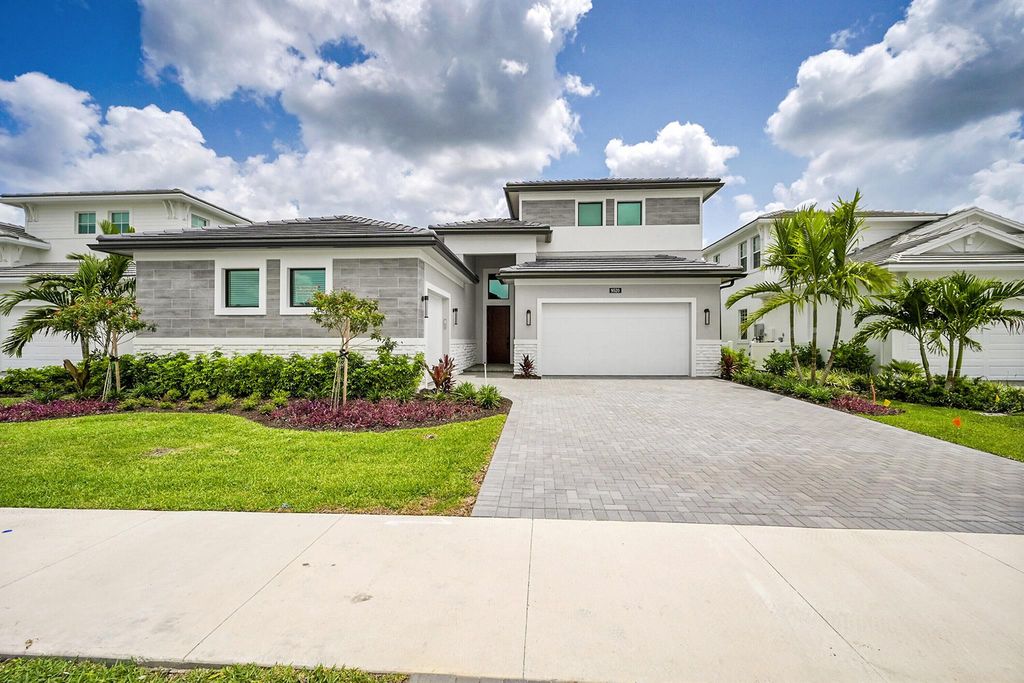 Photo of 9520 St Germain Drive, Palm Beach Gardens, FL 33412 (MLS # R11098571)