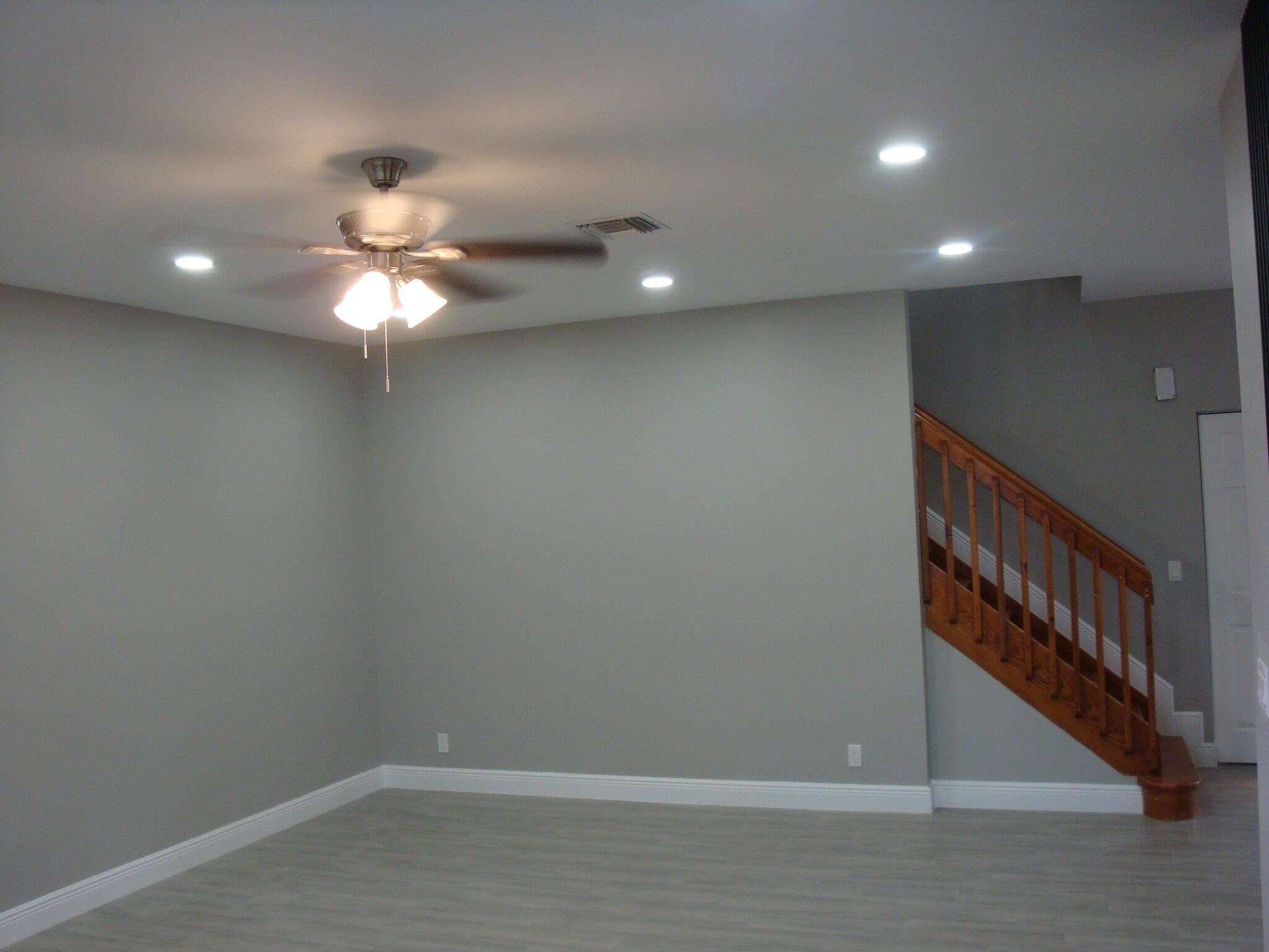 VILLAGES OF WOODLAKE 5 - Residential