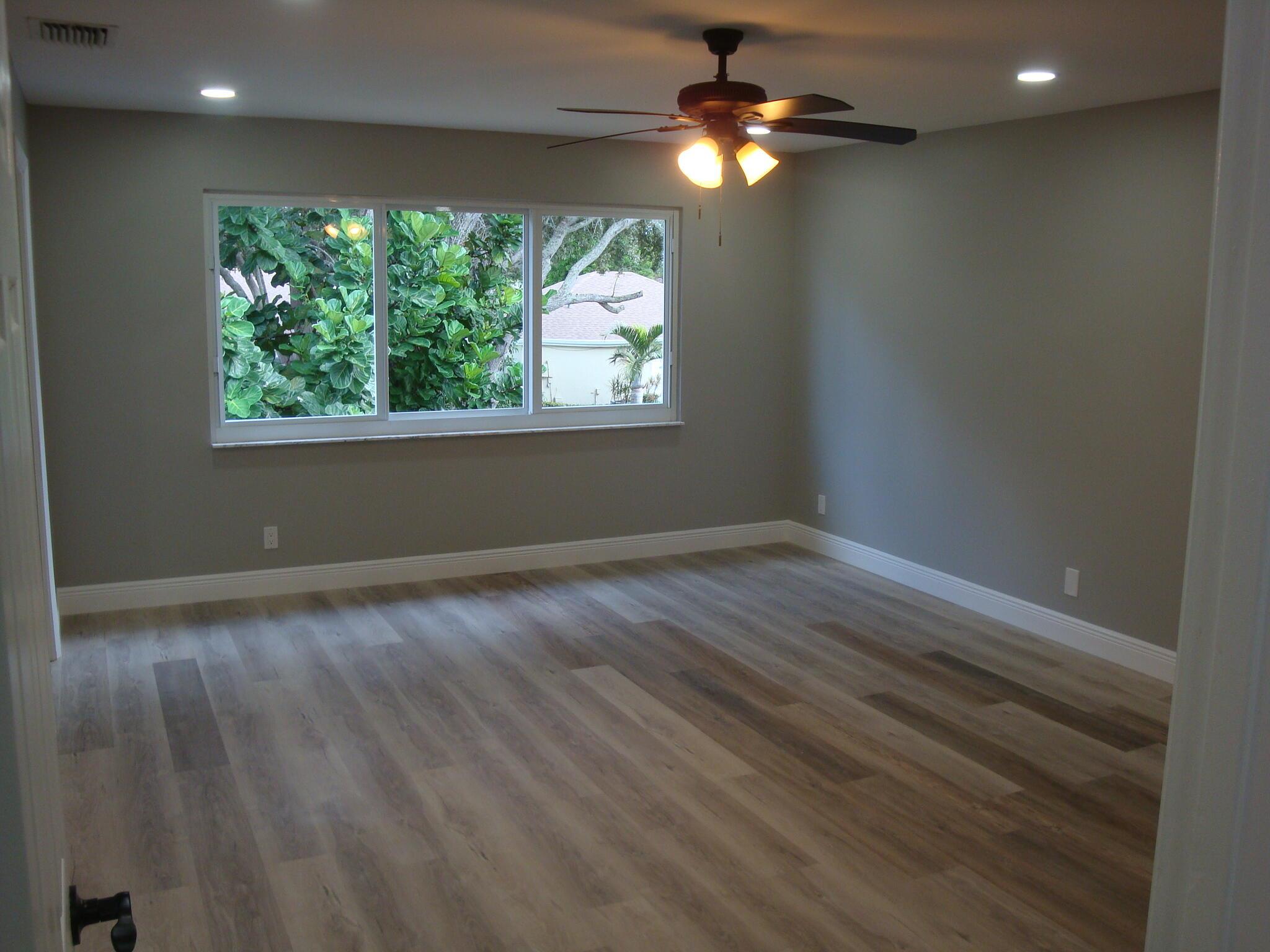 VILLAGES OF WOODLAKE 5 - Residential