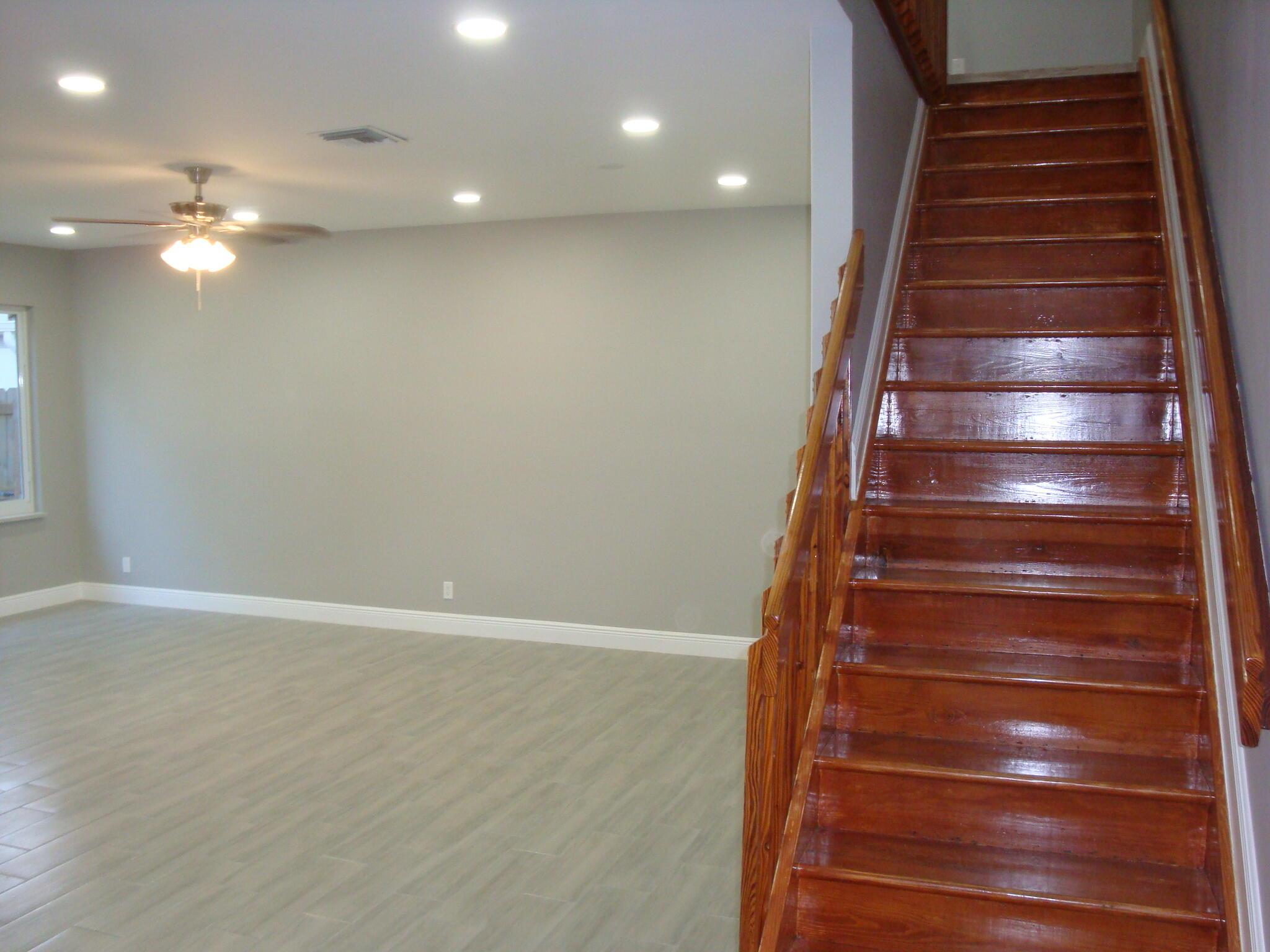 VILLAGES OF WOODLAKE 5 - Residential