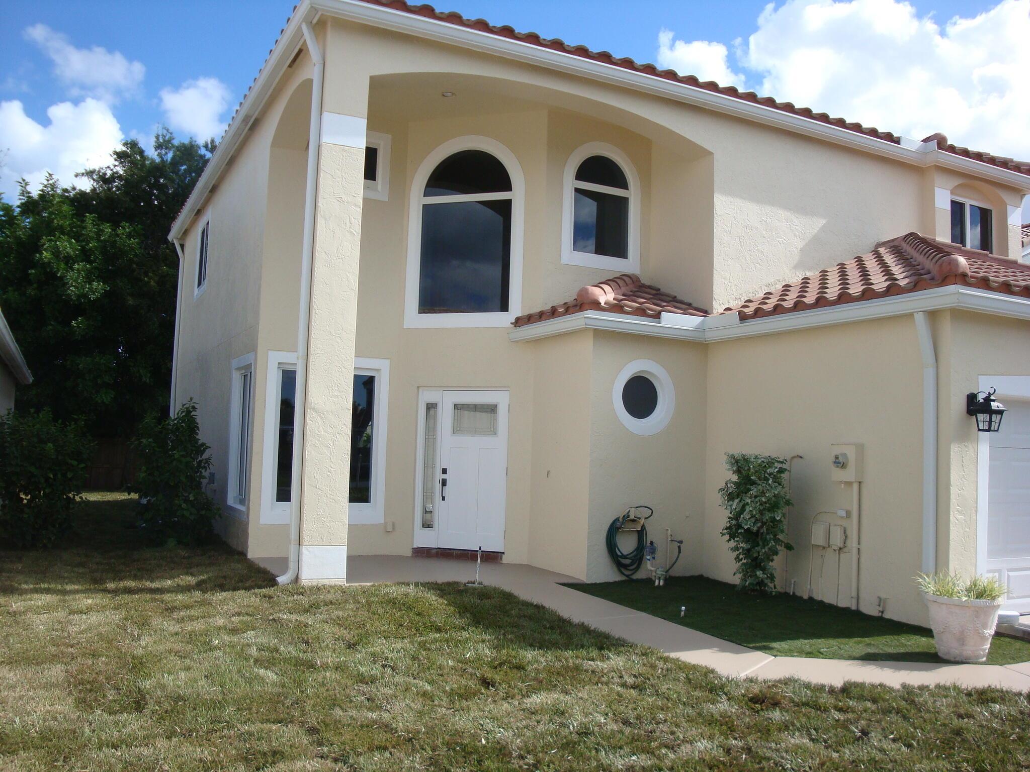 VILLAGES OF WOODLAKE 5 - Residential