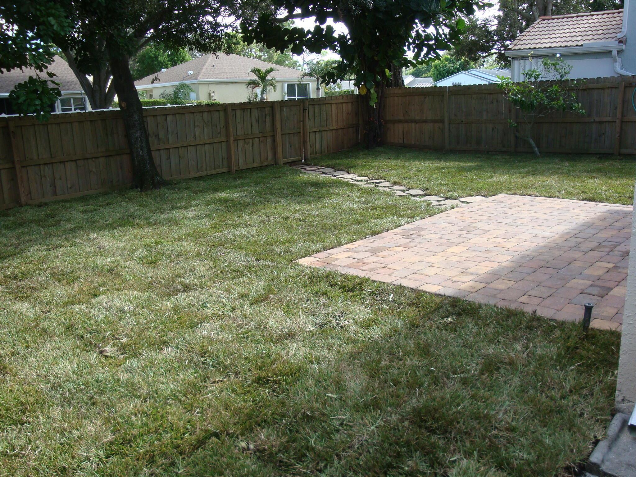 VILLAGES OF WOODLAKE 5 - Residential