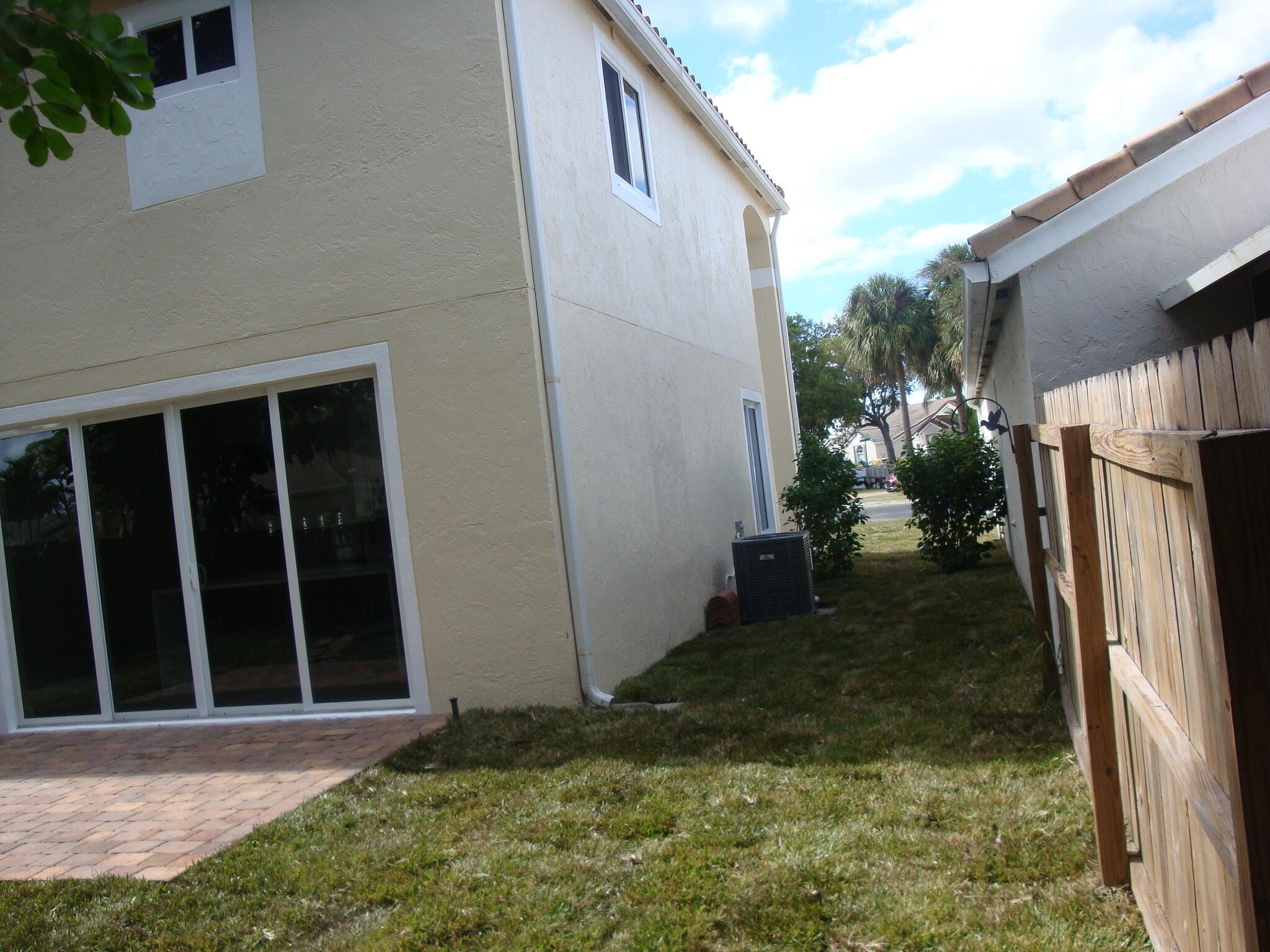 VILLAGES OF WOODLAKE 5 - Residential