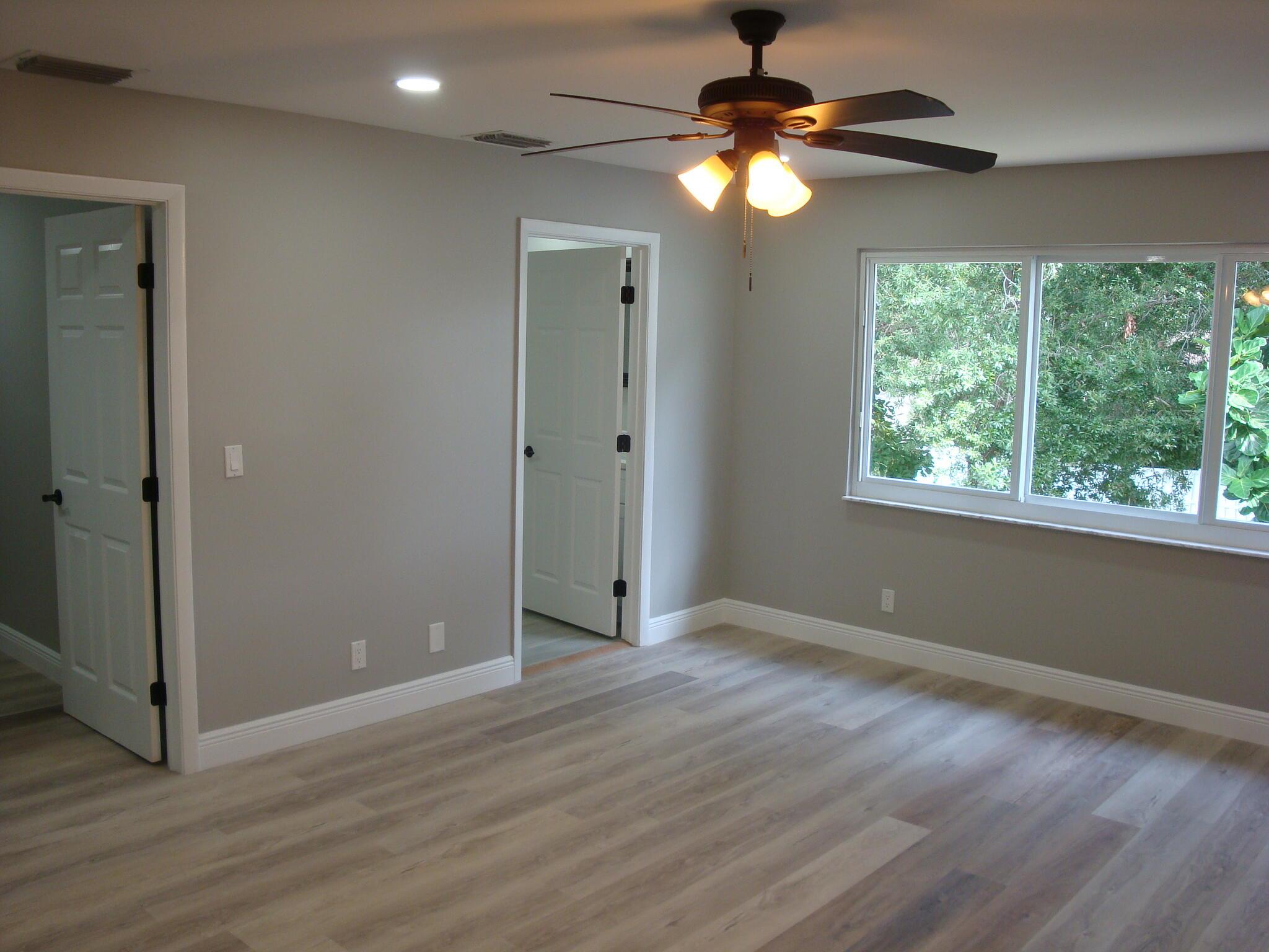VILLAGES OF WOODLAKE 5 - Residential