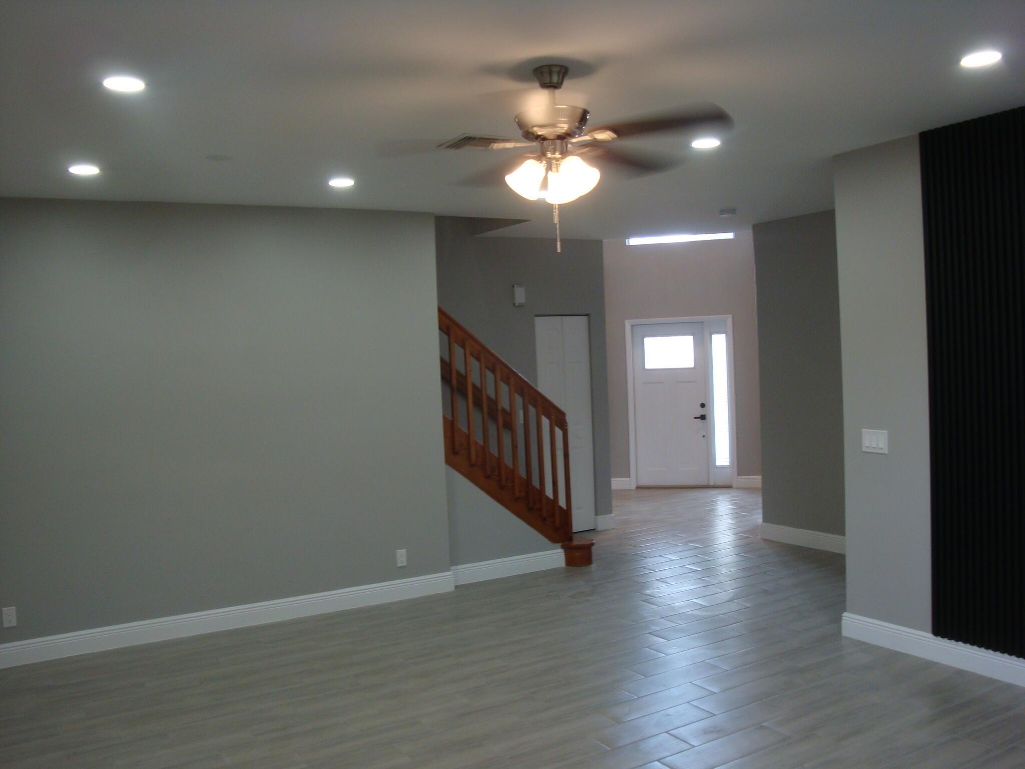 VILLAGES OF WOODLAKE 5 - Residential