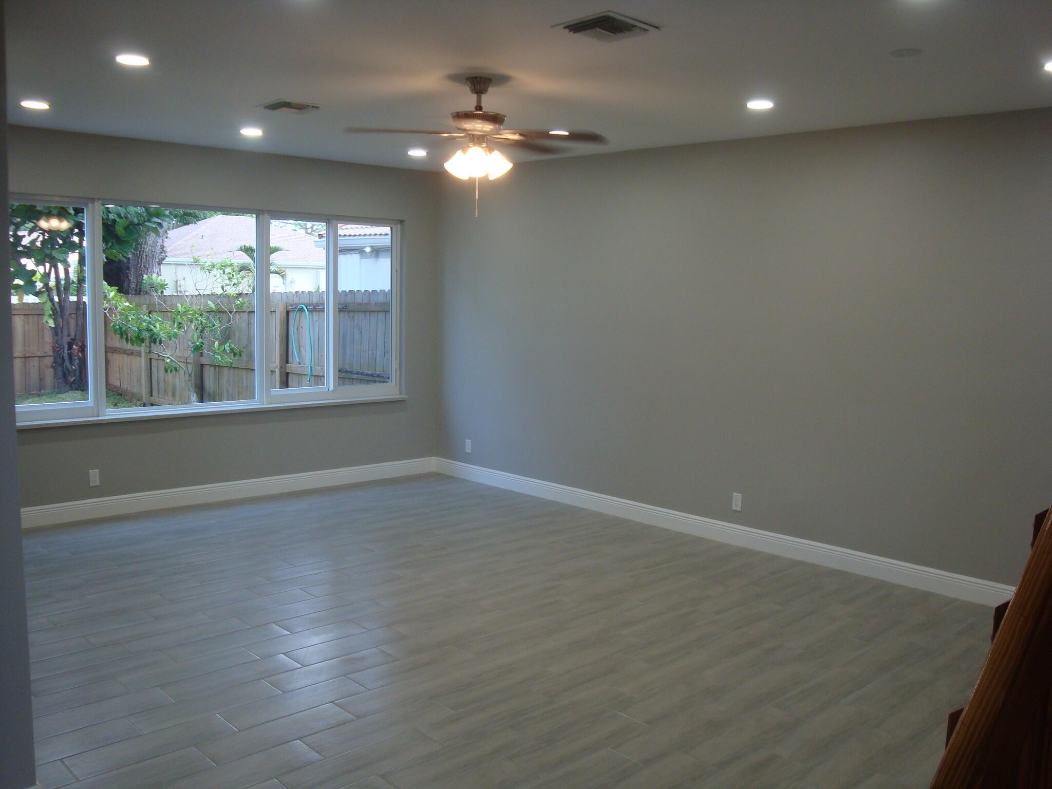 VILLAGES OF WOODLAKE 5 - Residential