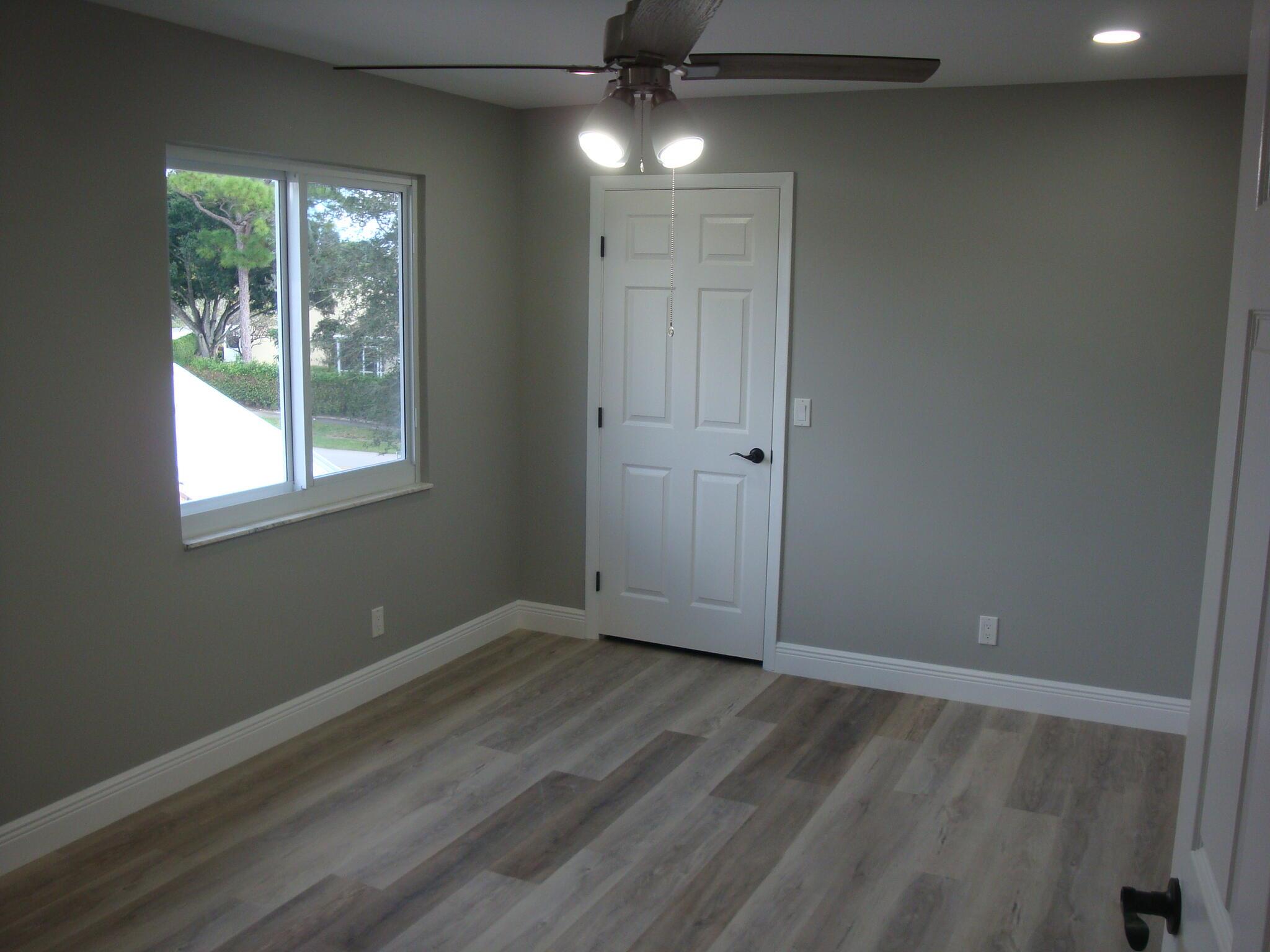 VILLAGES OF WOODLAKE 5 - Residential