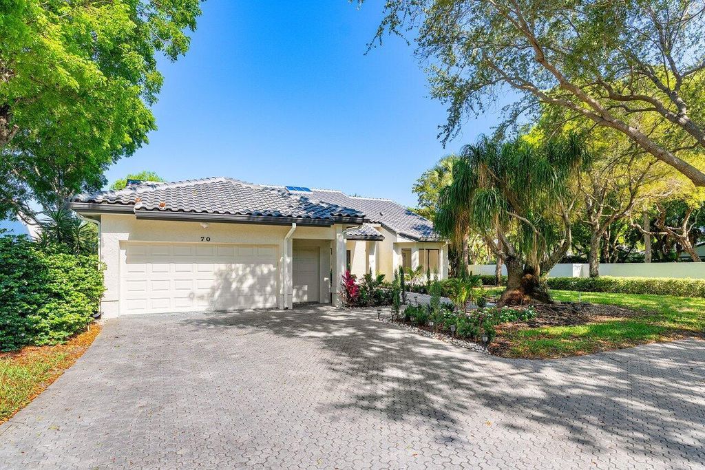 Photo of 70 Bristol Drive, Boynton Beach, FL 33436 (MLS # R11090790)