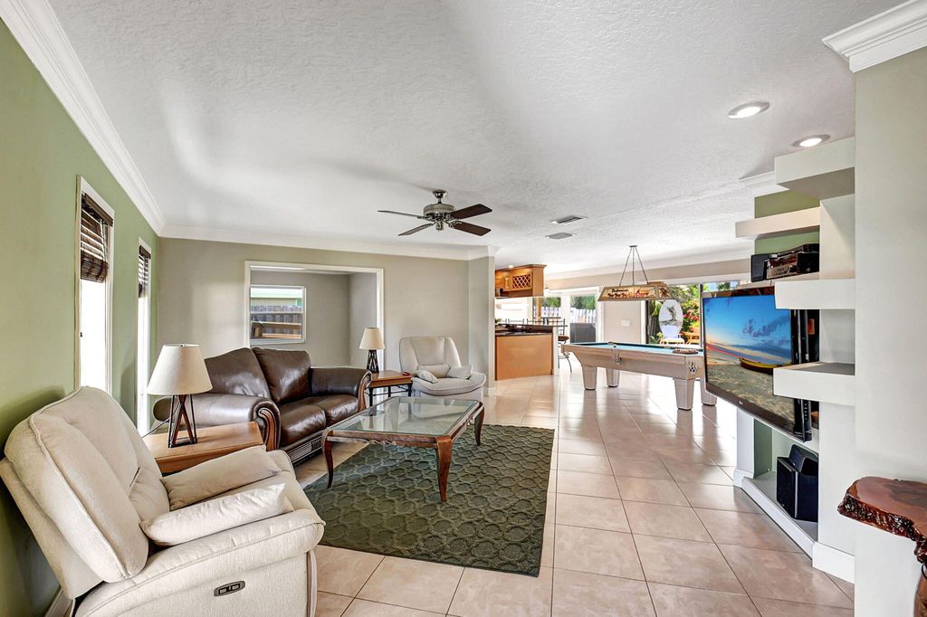 Photo of 1201 SW 25th Avenue, Boynton Beach, FL 33426 (MLS # R11002287)