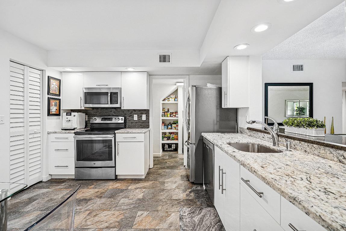 LA MIRADA AT BOCA POINTE CONDOS - Residential