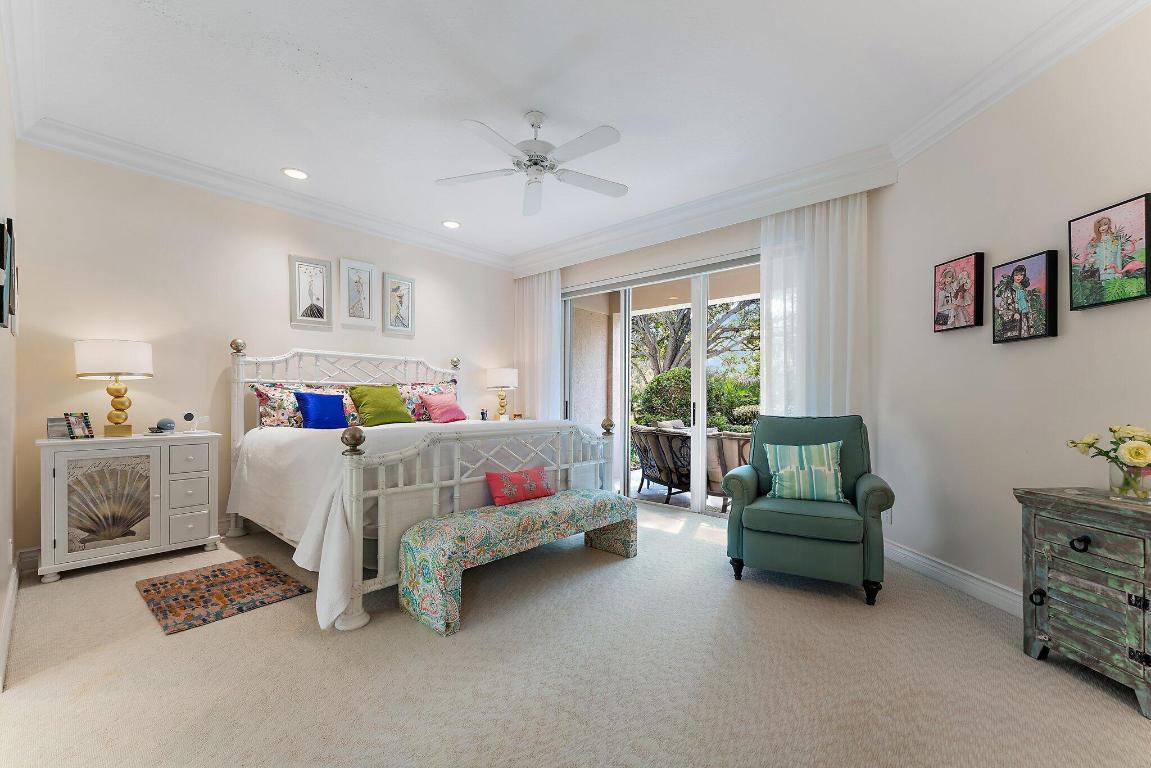 JUPITER HILLS VILLAGE - Residential